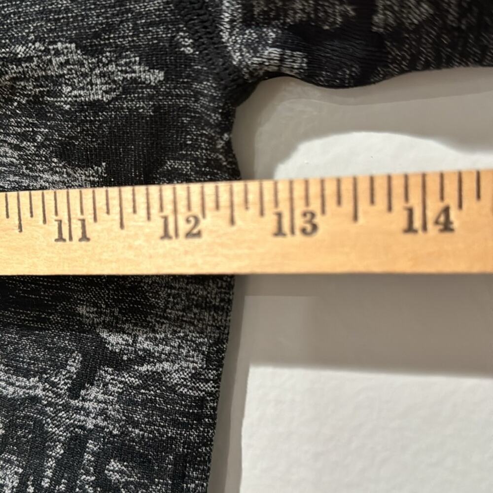 Gymshark Camouflage Seamless Crop Top Size M - Picture 12 of 12